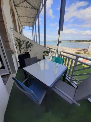 Charmant Studio en duplex esprit loft avec balcon vue mer, et piscine extérieure